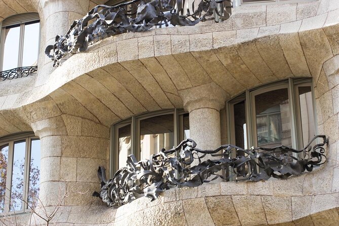 2,5h Barcelona Gaudí Segway Tour - Key points at a glance