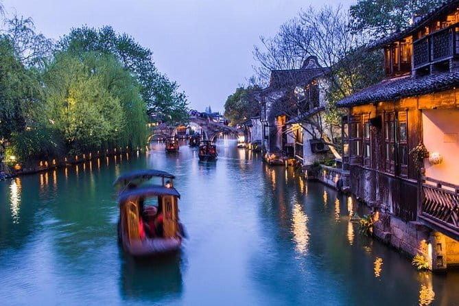 3-Hour Shanghai Art Deco Walking Tour With City Master - Inside the Park Hotel’s museum space