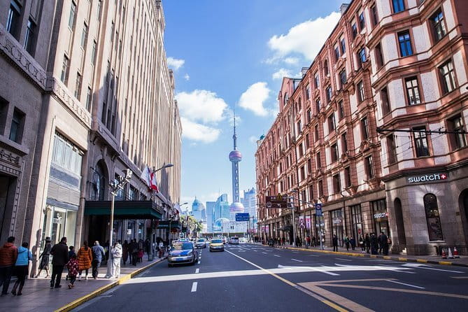 3-Hour Shanghai Art Deco Walking Tour With City Master - The city master makes the difference