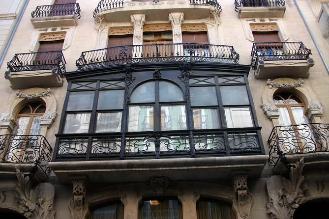 Alcoy Walking Tour on the Modernist Route - What the private format means for value