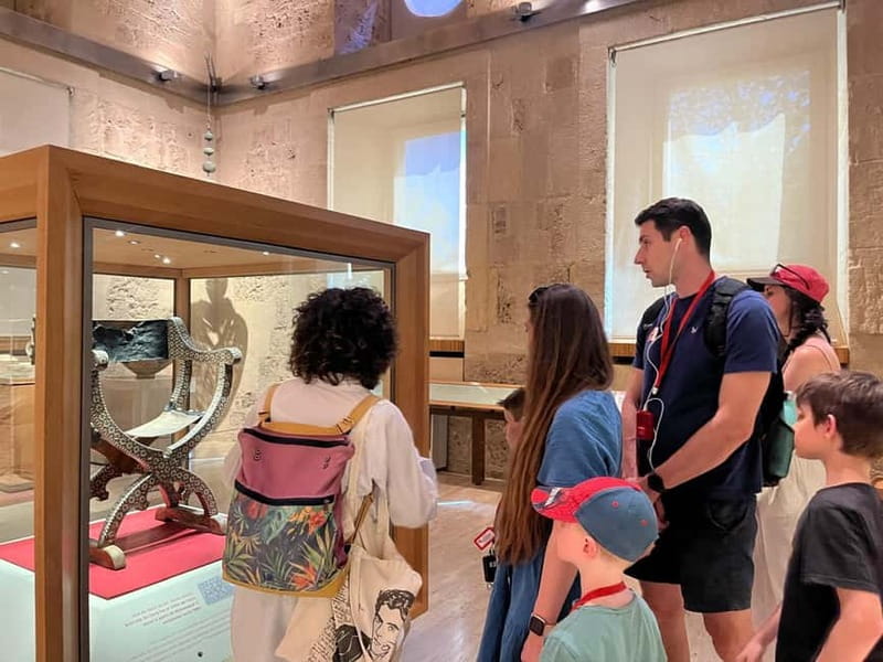 Alhambra Surroundings: History, Architecture and Legends - Why this outdoor Alhambra tour is worth considering