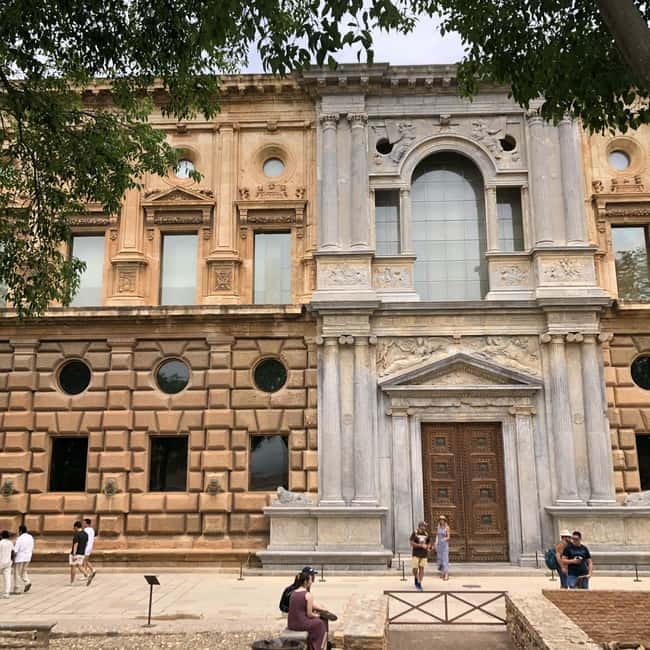 Alhambra Surroundings: History, Architecture and Legends - Santa Maria Church and the Christian chapter