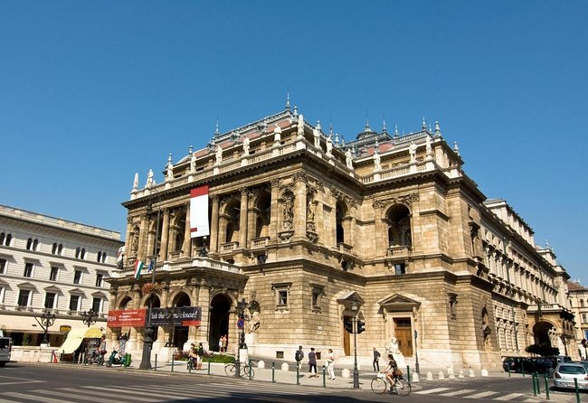 Architectural Budapest: Private Tour with a Local Expert - Key points to know before booking
