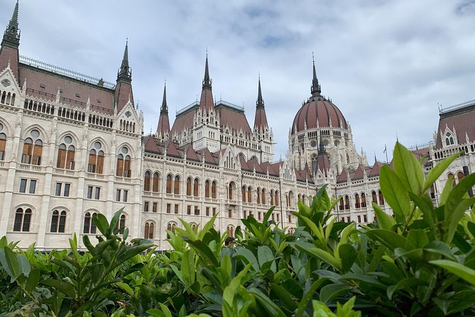 Architectural Budapest: Private Tour with a Local Expert - St. Stephen’s Basilica sets the tone