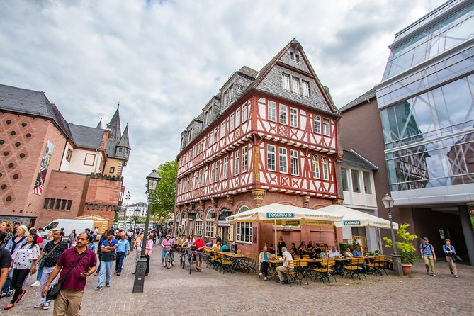 Architectural Frankfurt: Private Tour with a Local Expert - What a private local guide adds