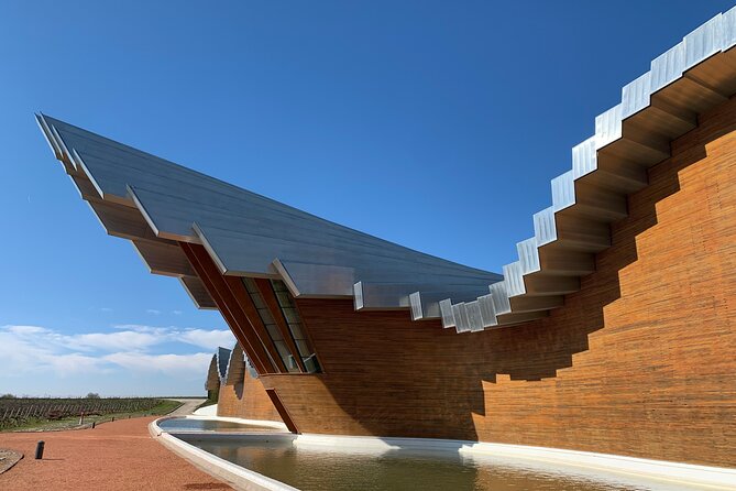 Architectural Rioja Small Group Wine Tour with Lunch from Bilbao - What the small group changes