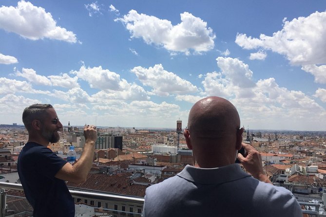 Architecture tour Gran Vía from its best rooftops 20thC - Museo Chicote and the art-deco side of Madrid