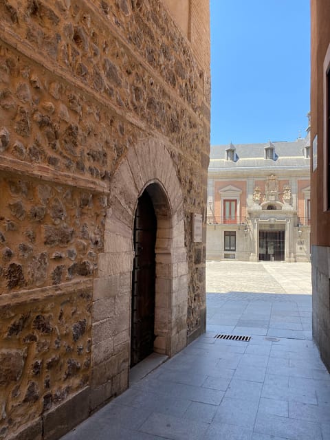 Architecture Tour: Old Historic Madrid with an architect - A city history told through buildings