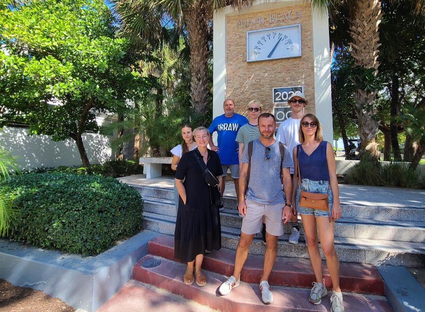 Art Deco Tour of South Beach in French - Meeting at the Barbara Capitman statue