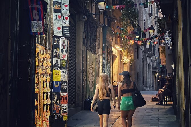 Barcelona 1.5h Private Old Town, Gothic & Ramblas Walking Tour - La Pedrera and the scale of Gaudí’s work