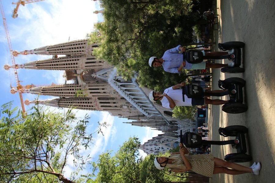 Barcelona: 2.5-Hour Gaudí Segway Tour - Key points at a glance