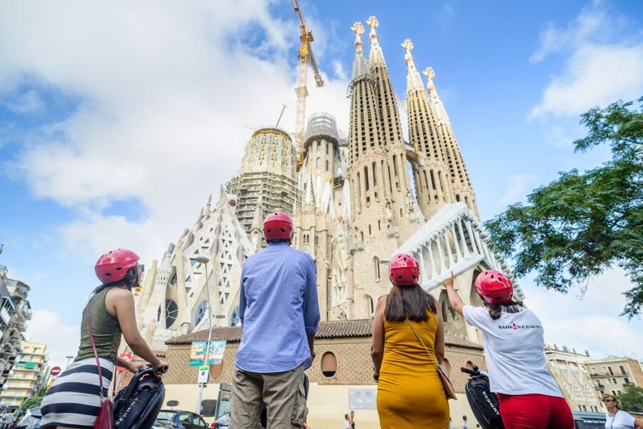 Barcelona: 2,5hr Art of Gaudí Segway Tour - La Monumental and the route back to the center