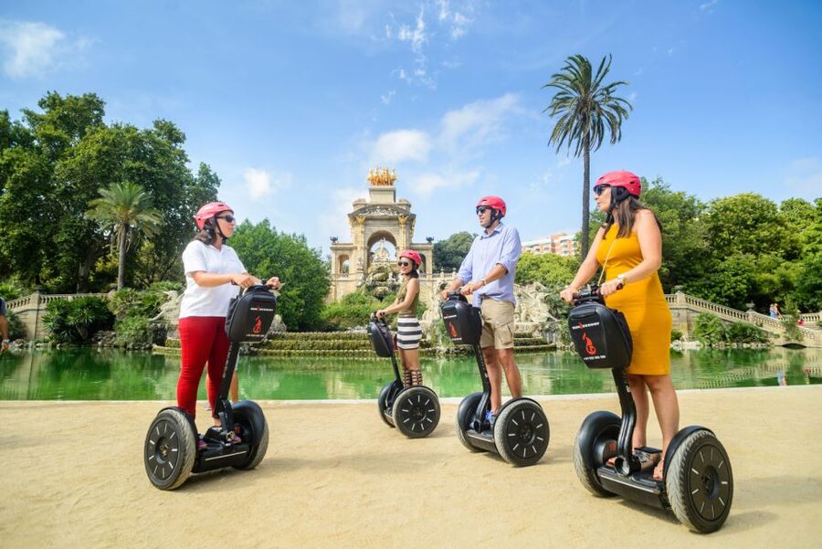 Barcelona: 2,5hr Art of Gaudí Segway Tour - The waterfront views at Mirador de Colom and El Cap de Barcelona