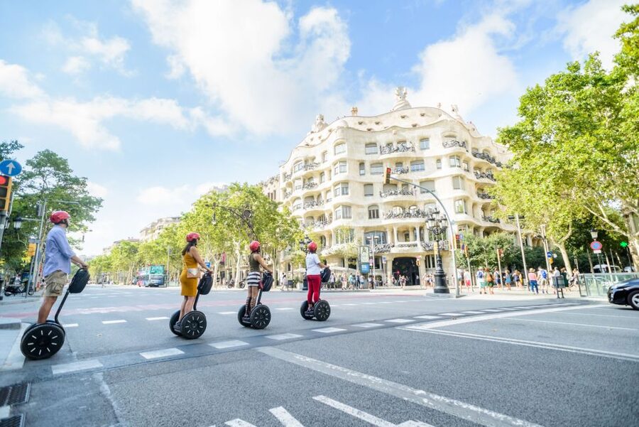 Barcelona: 2,5hr Art of Gaudí Segway Tour - Gaudí’s early work and the old neighborhoods