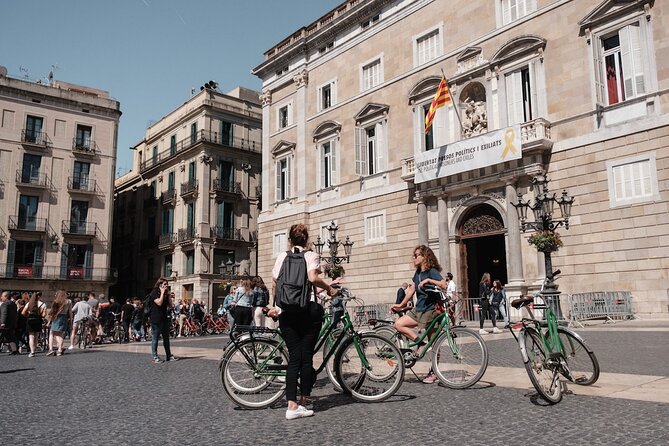 Barcelona 3-hour Bike or E-Bike Tour: Gaudí By Bike - Starting at Plaça Reial and Palau Güell