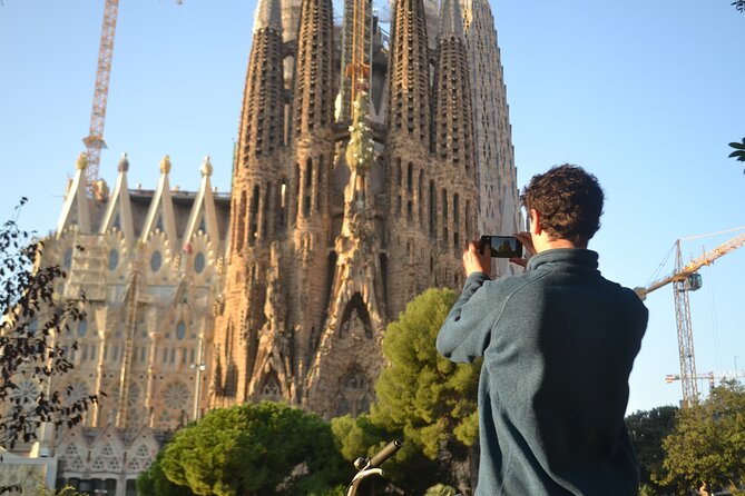 Barcelona 3-hour Bike or E-Bike Tour: Gaudí By Bike - Finishing with Casa Calvet