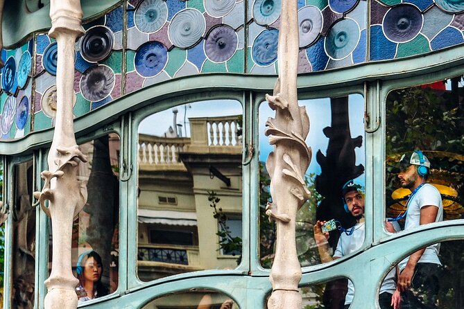 Barcelona Architecture Walking Tour With Casa Batlló Upgrade - Casa Amatller and a small taste of Barcelona