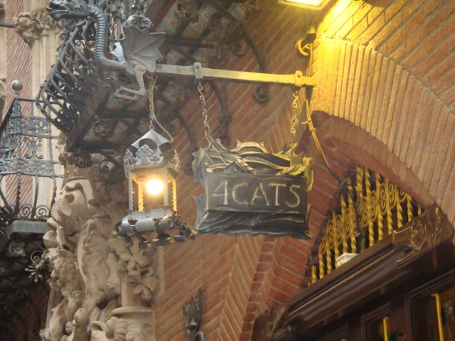 Barcelona: Art Nouveau & Gaudí Tour - Key points at a glance