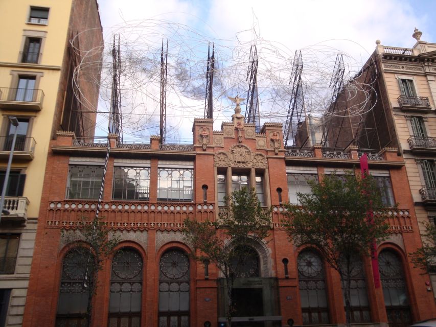 Barcelona: Art Nouveau & Gaudí Tour - Who should book this Barcelona walk?