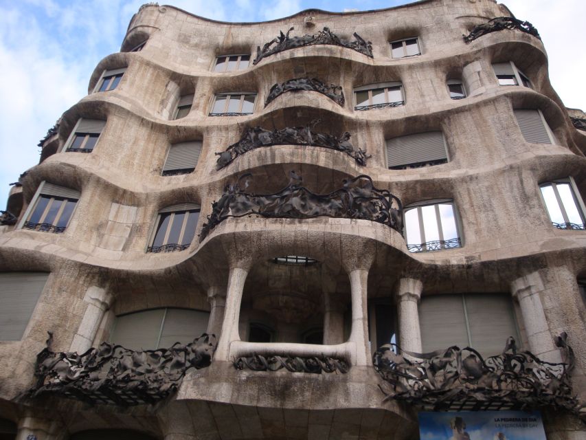 Barcelona: Art Nouveau & Gaudí Tour - Passeig de Gracia and the Golden Square