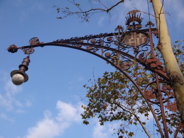 Barcelona: Art Nouveau & Gaudí Tour - Gaudí’s stranger, more playful side