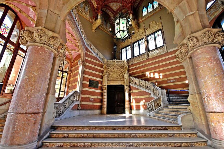 Barcelona Beyond Gaudí: Modernism, Rooftops, and Hidden Gems - Key points to know before booking