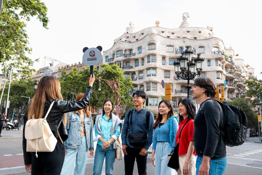 Barcelona: Casa Vicens, Pedrera, and Casa Batlló Guided Tour - Three Gaudí houses, one efficient route