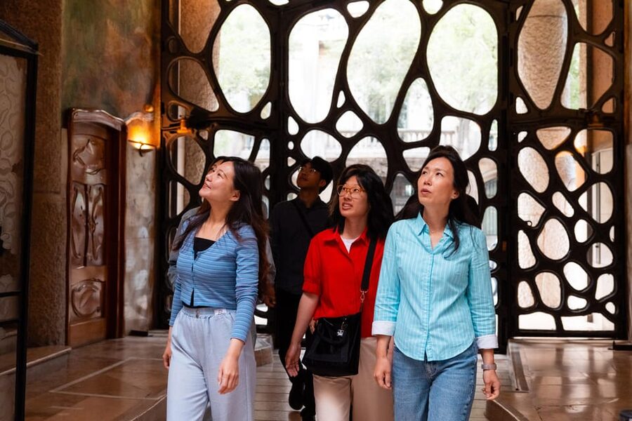 Barcelona: Casa Vicens, Pedrera, and Casa Batlló Guided Tour - Starting at Casa Vicens in Gràcia