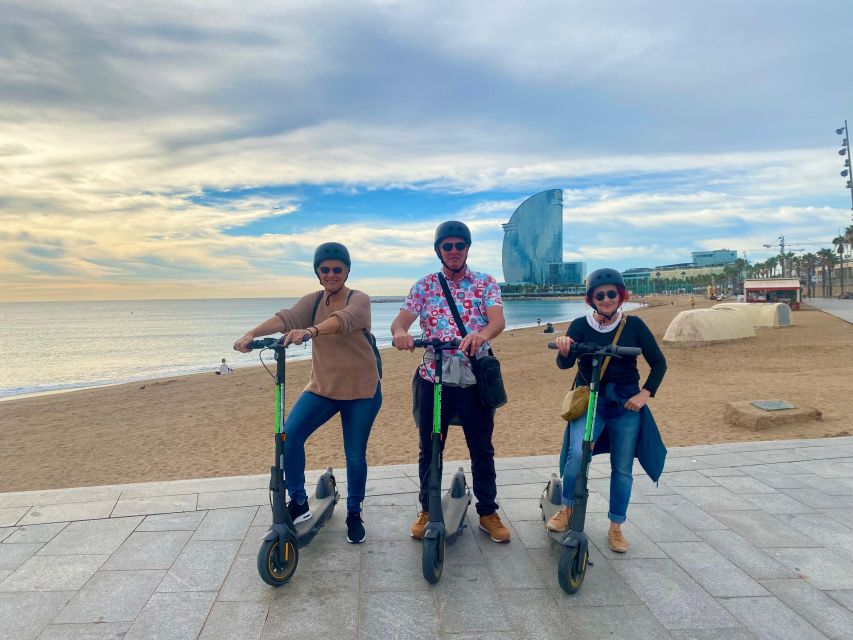 Barcelona: E-Scooter Gaudí & the Sea Tour - La Monumental and the way to Arc de Triomf