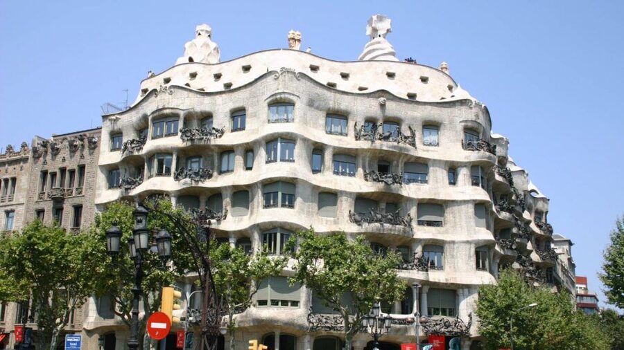 Barcelona: Evening Walking Tour in the Gaudi Area with Tapas - Is $100 a fair price?
