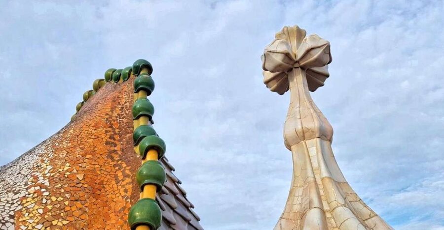 Barcelona: Exclusive Exploration of Gaudi's Masterpieces - Three hours with Barcelona’s most famous architect