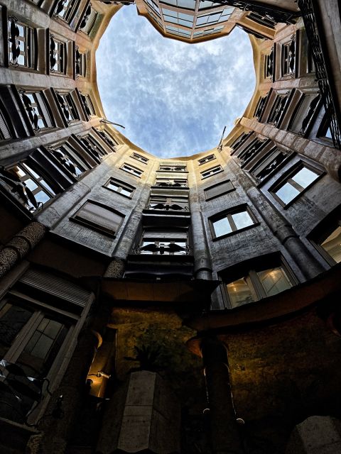 Barcelona: Exclusive Exploration of Gaudi's Masterpieces - Casa Milà, La Pedrera, and the rooftop finish