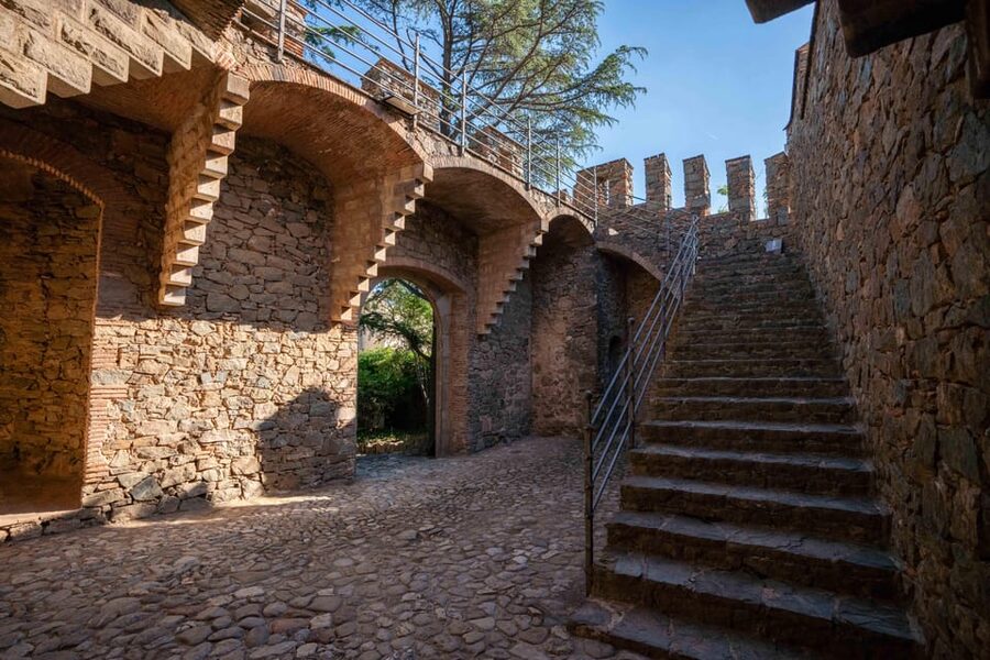 Barcelona: Exploring Gaudí's Hidden Gem, Bellesguard Tower - Why Bellesguard feels different from Gaudí’s famous houses