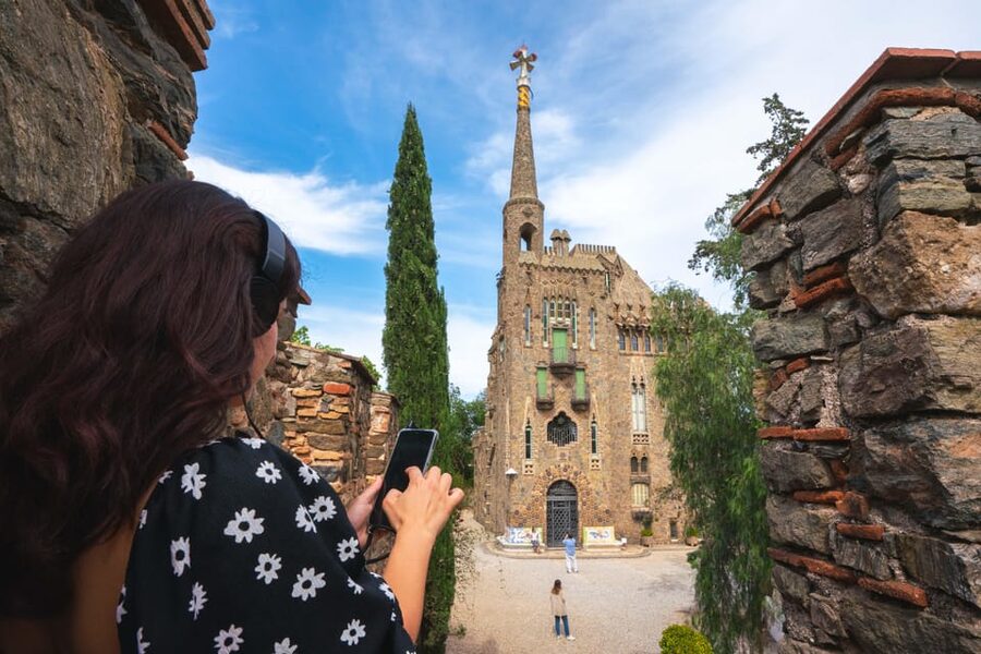 Barcelona: Exploring Gaudí's Hidden Gem, Bellesguard Tower - Meeting the guide at the main entrance