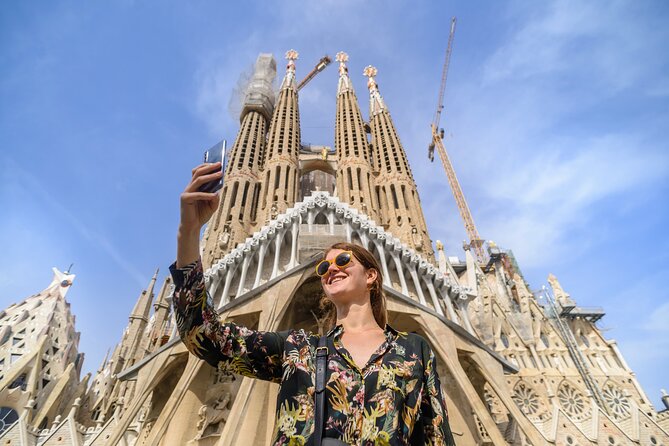 Barcelona Gaudi and Sagrada Familia Tour - Starting at Plaça de Catalunya