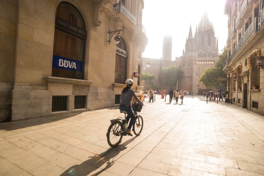 barcelona: Gaudi Highlights eBike tour - What the guides add to the ride
