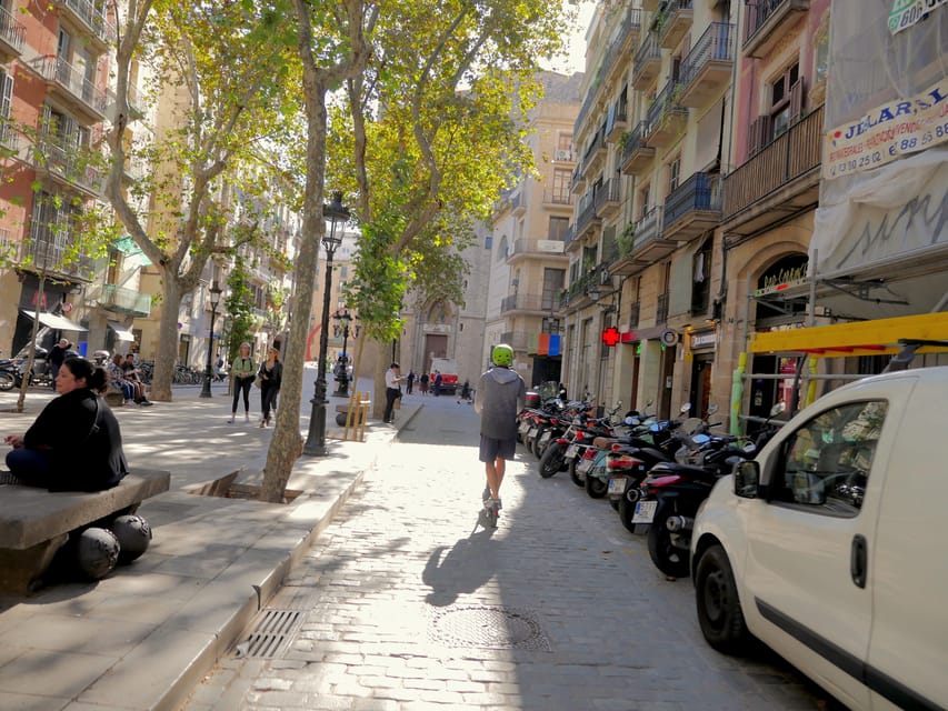 Barcelona: Gaudi Highlights Guided Tour by Electric Scooter - Arc de Triomf and Ciutadella Park