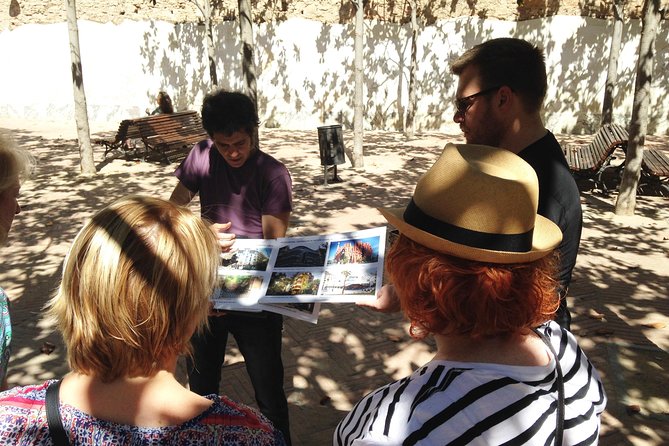Barcelona & Gaudi. Regular Tour - Why an architect-led walk changes what you see