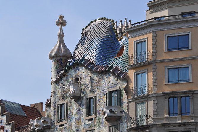 Barcelona & Gaudi. Regular Tour - Casa Milà, where stone seems to flow