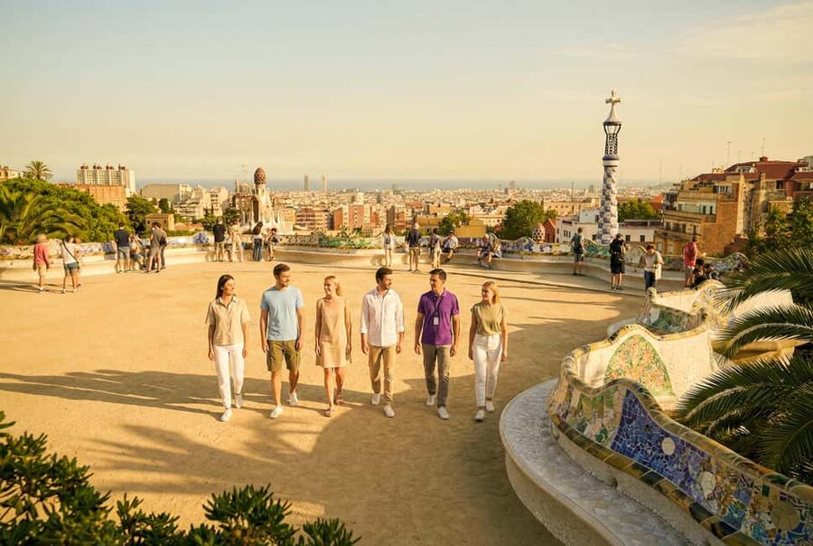 Barcelona: Gaudí’s Park Güell Tour with Fast-Track Ticket - Gardens, paths, and Gaudí’s wider idea