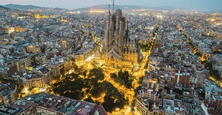 Barcelona: Gaudí Sightseeing Guided Segway Tour - From the Gothic Quarter to Port Vell