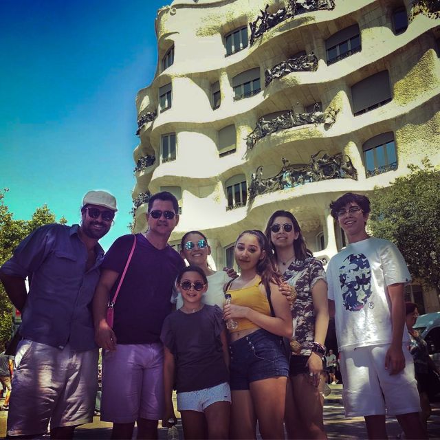 Barcelona: Private Gaudi Tour to Casa Mila & Casa Vicens - Meeting at Plaça del Teatre and Walking La Rambla