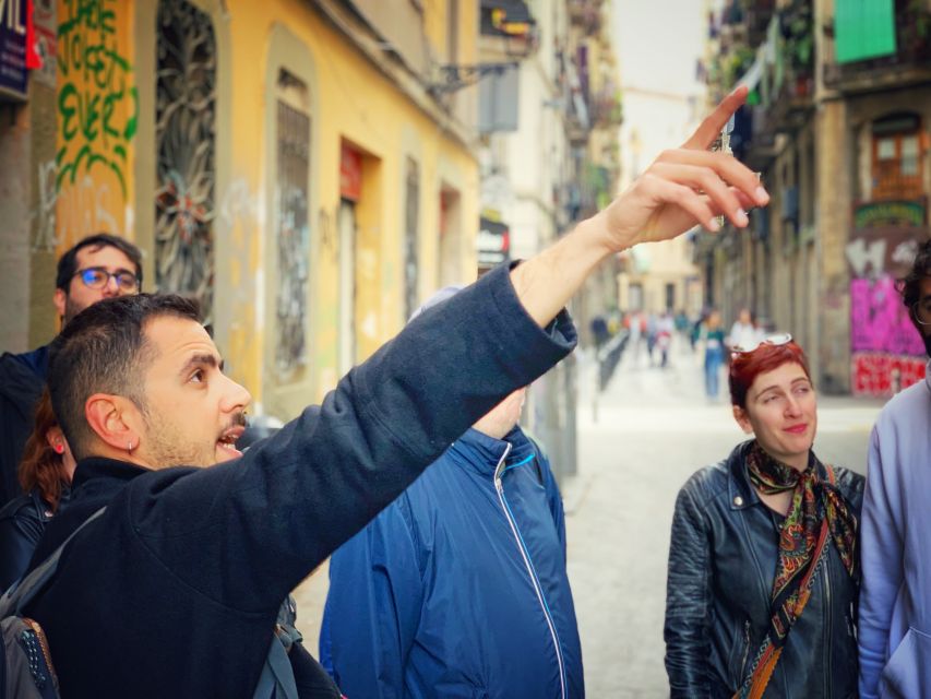 Barcelona: Ramblas, Old Town & Gaudí Houses Walking Tour - Key points to know before you book