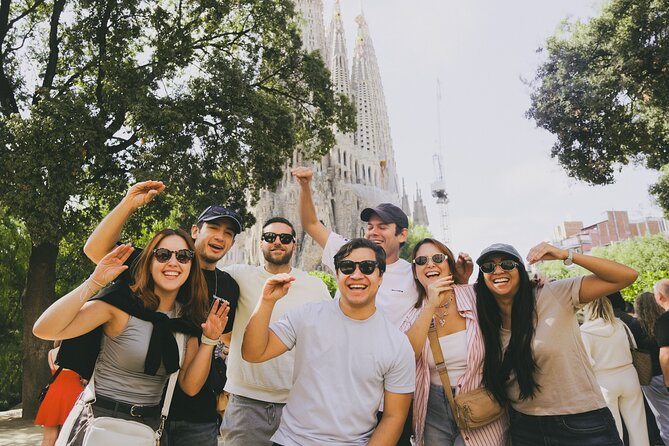 Barcelona’s Most Fun E-Bike Tour: Gaudí & City Stories - Bikes, Helmets, Water, and Family Options