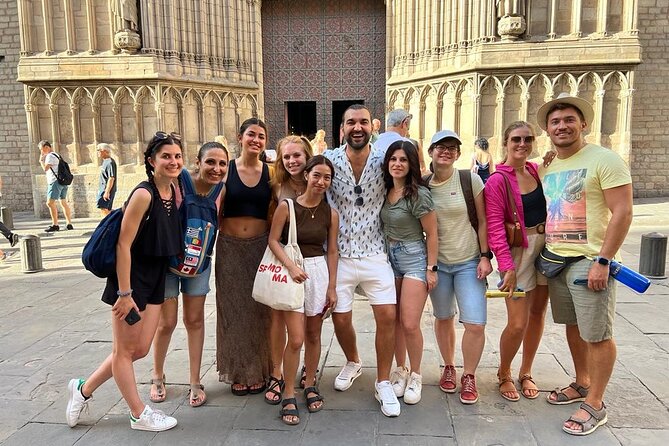 Barcelona: Sagrada Familia, Modernism and Gothic Quarter - Pace, sound, group size, and practical comfort