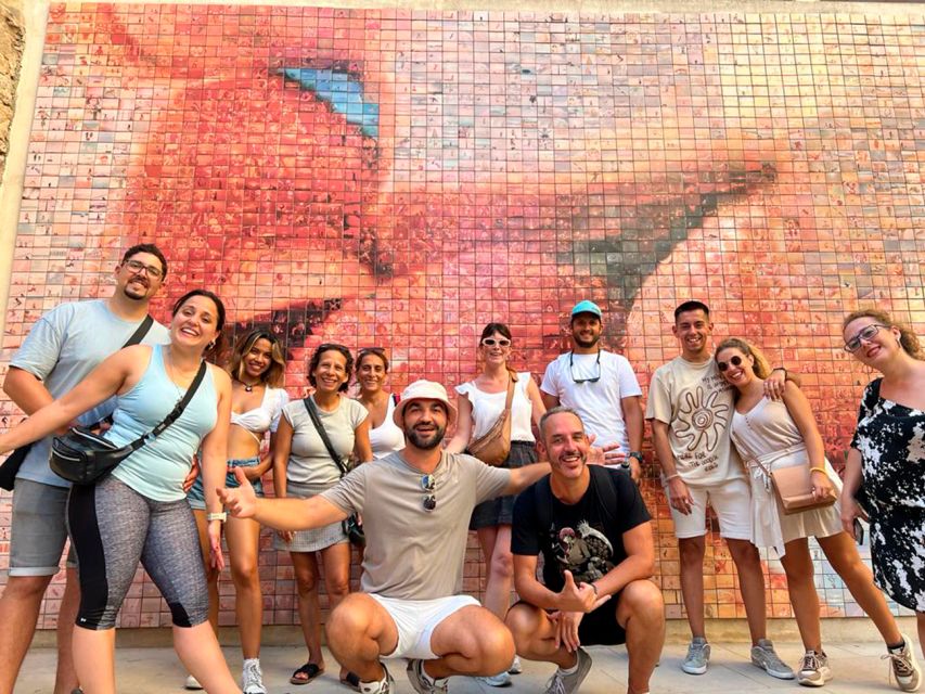 Barcelona: Sagrada Familia, Modernism, and Old Town Tour - Why this route works as a Barcelona introduction