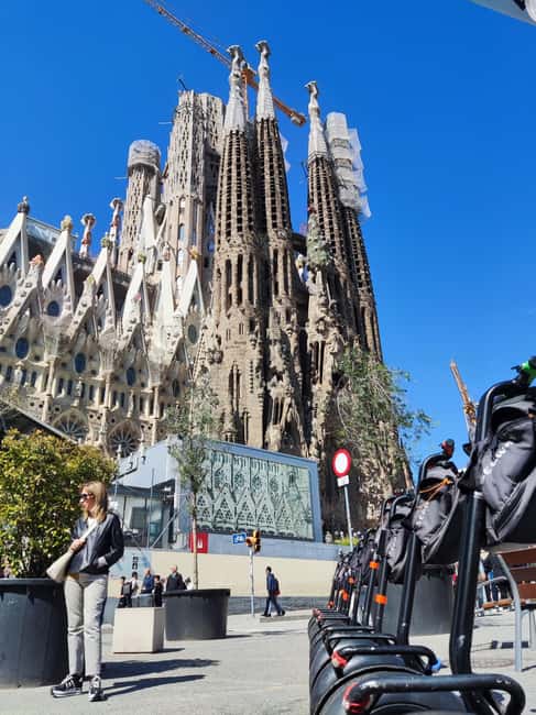 Barcelona Segway Tour: ❤️Gaudi Highlights❤️ - Meeting in the Gothic Quarter