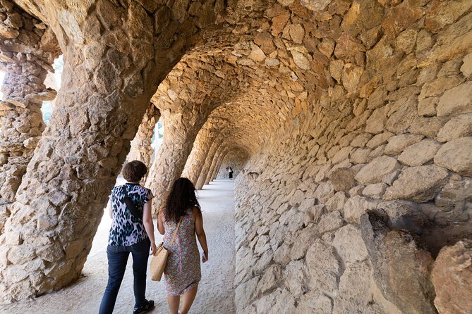 Barcelona: Skip-the-Line Gaudi's Park Guell Guided Tour - El Drac and the Serpentine Bench