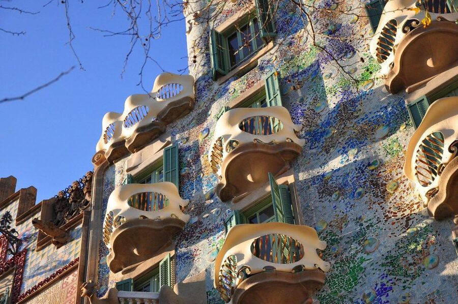 Barcelona: The Genuis of Gaudi & Modernist Architects Tour - Guides who make the tour personal