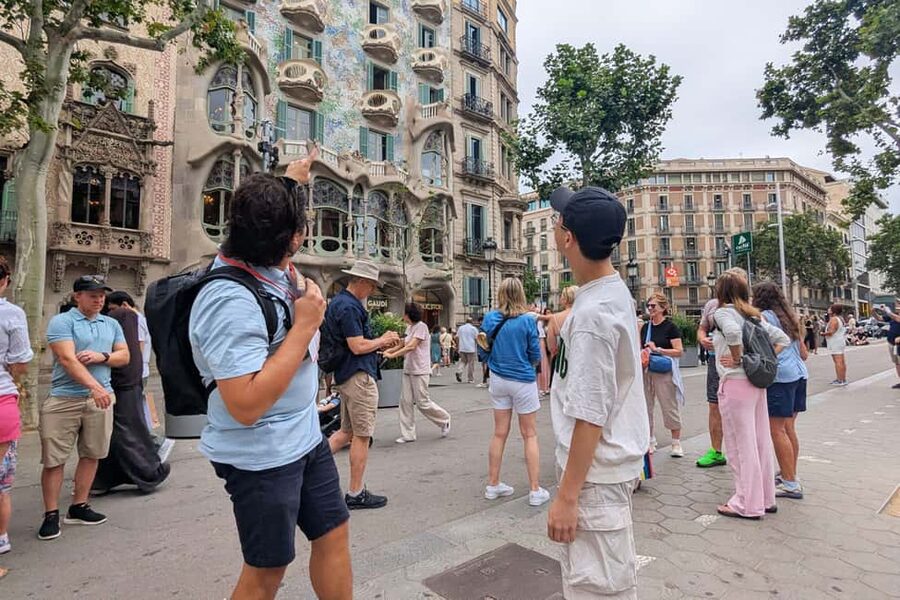 Barcelona Walking Tour: Modernisme & Iconic Architecture - Key points to know before you book